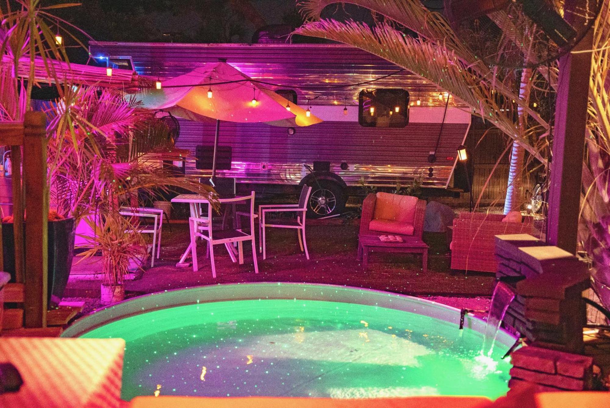 World Solo Travel'S Welcomed At St Pete Home 세인트피터즈버그 외부 사진